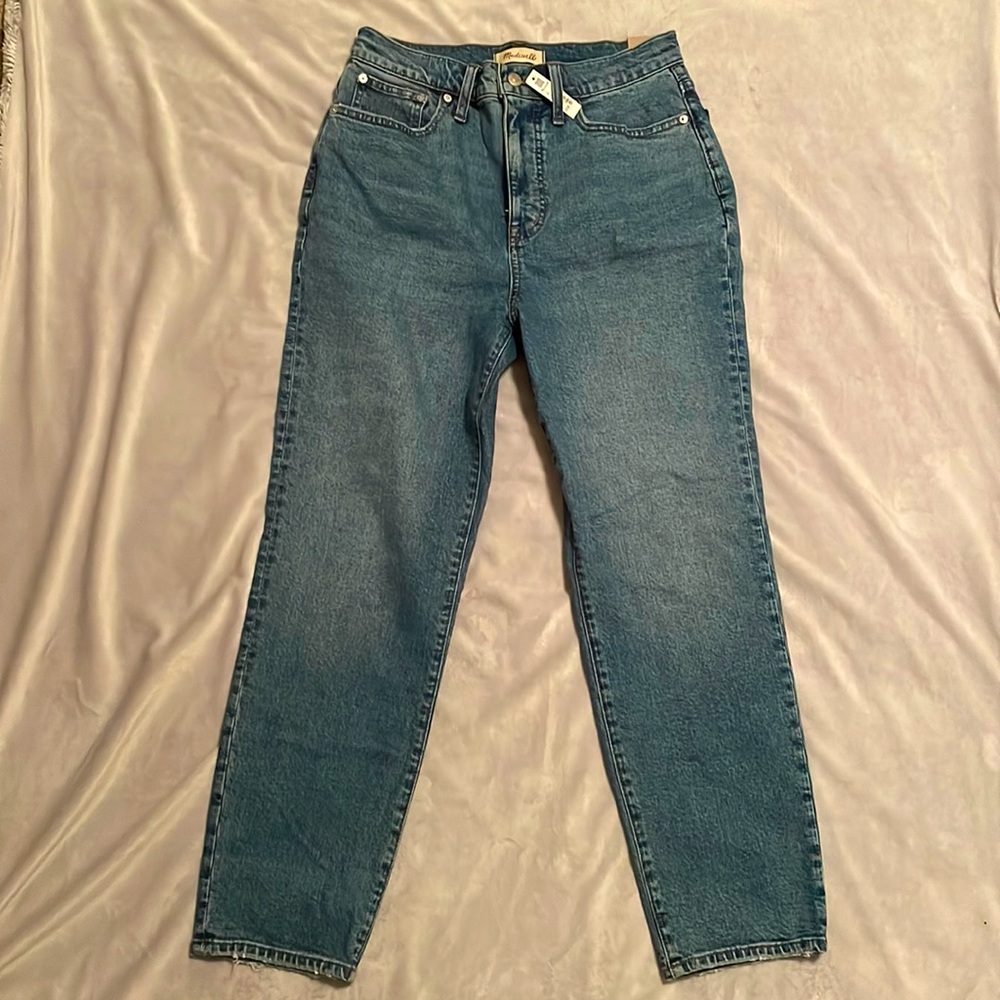 Madewell: The Mom Jean. Size 28